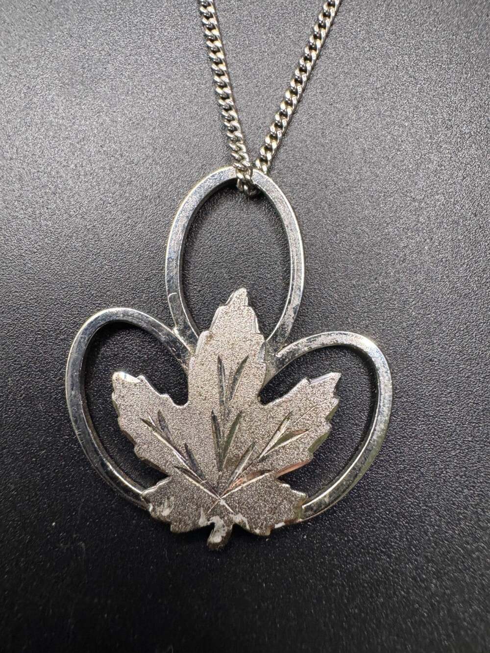 Vintage 925 Sterling Silver Front EMC Maple Leaf Charm Pendant Necklace